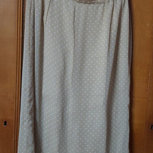 Skirt and short-sleeve jacket set polka dot beige white like new, size 50