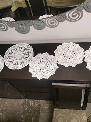 Handmade doilies set of 6 in excellent condition