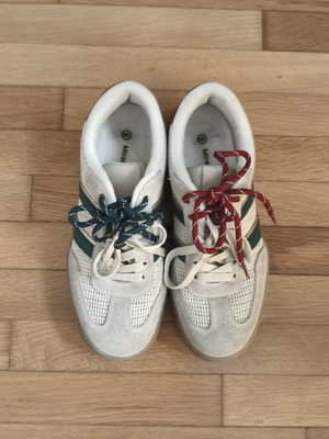 Women's shoes size 38 with funky laces like new, beige