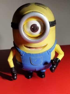 Despicable Me Minions Talking Stuart Figure used, battery operated