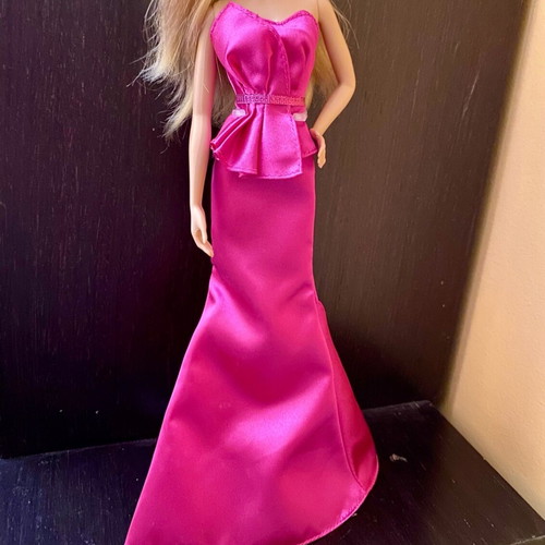 Barbie The Look Red Carpet Fashion satin dress like new