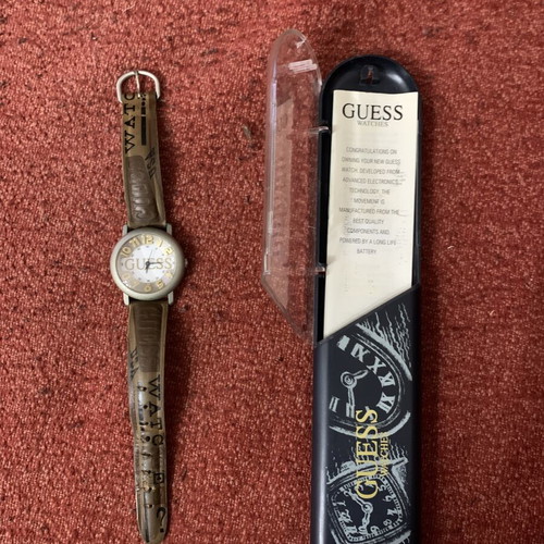 Guess vintage wristwatch 1996 used with original case and booklet