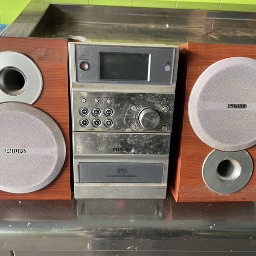 Phillips stereo system used, MP3 micro-hifi system
