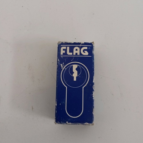 Flag door lock used with 1 key