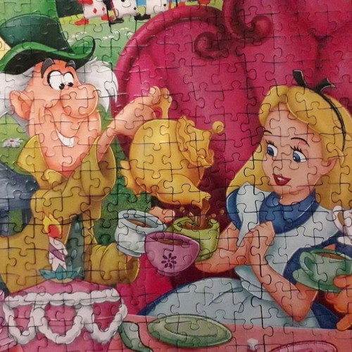 Disney Alice in Wonderland children's puzzle 1000 pieces like new