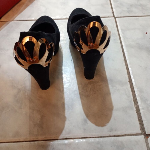 Mannika shoes used, size 37, black pumps