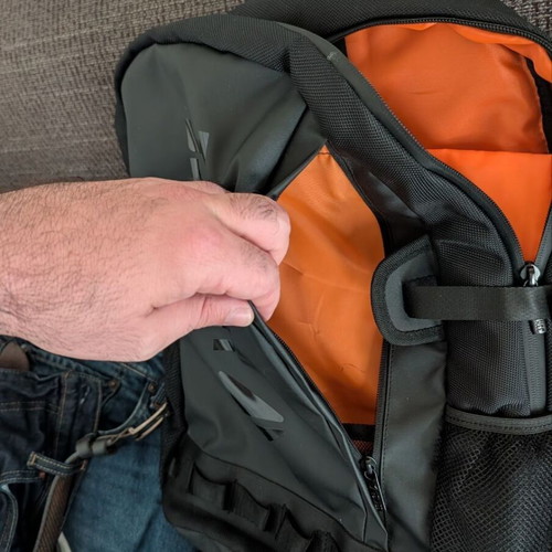 Yenkee laptop bag like new, black and orange
