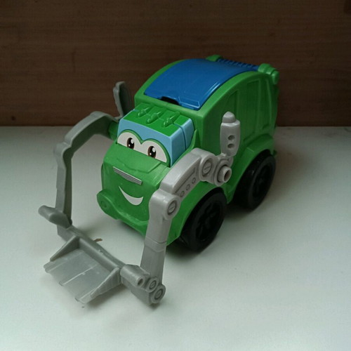 Hasbro Play Doh Trash Tossin' Rowdy used garbage truck toy