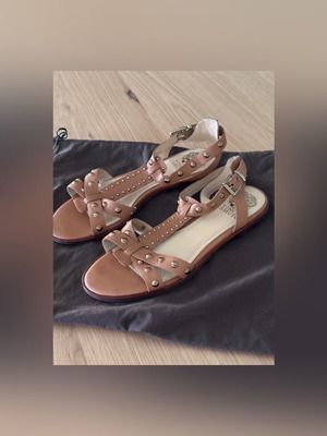 Vince Camuto leather flat sandals used, size 38, brown with studs