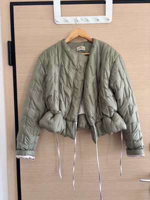 Nidodileda limited edition bomber jacket new, size S