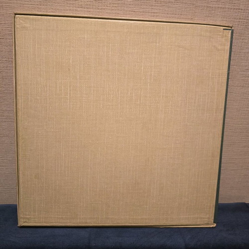 Gugliemo Tell vinyl box set like new, 4 records, classical
