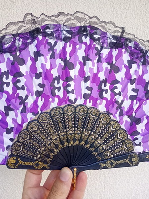 Fan with lace used