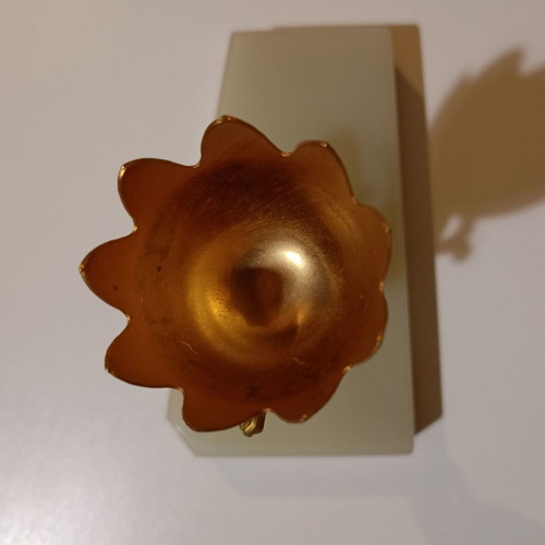Decorative onyx with bronze used