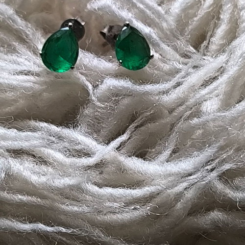 White gold stud earrings with green teardrop stone new