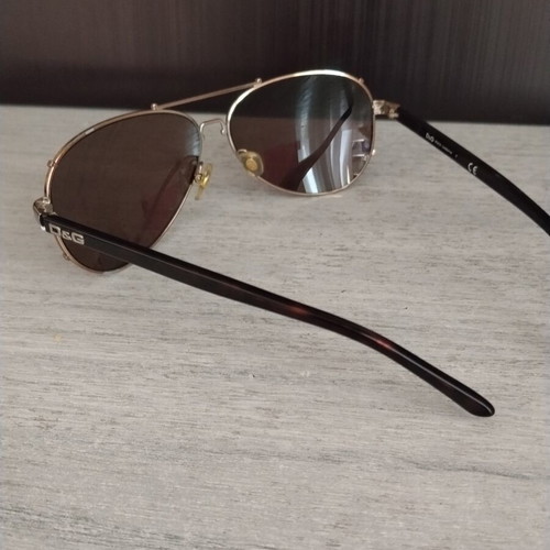 Dolce & Gabbana Aviator sunglasses like new, metal frame, brown