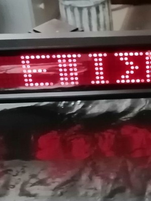 Επιγραφή ηλεκτρονική με τρεχούμενα γράμματα μεταχειρισμένη, 106x11 εκ.