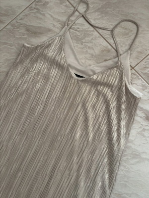 Edited dress with strap silver like new, size M