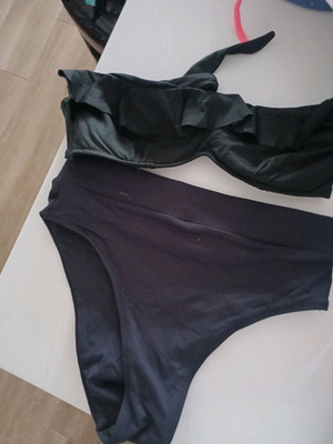 Swimsuit used no. small United Colors of Benetton black