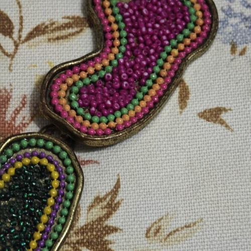Necklace like new with colorful beadwork