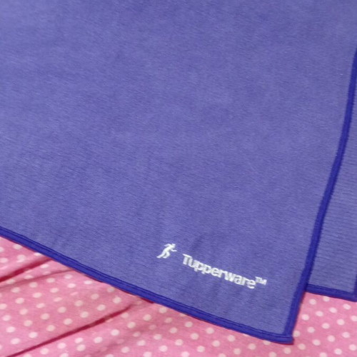 ONLY 10 EUROS TUPPERWARE SPORT sport towel tupperware