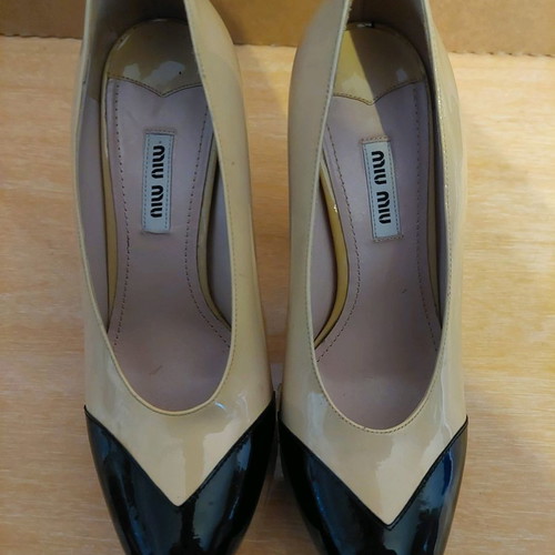 Pumps used size 38