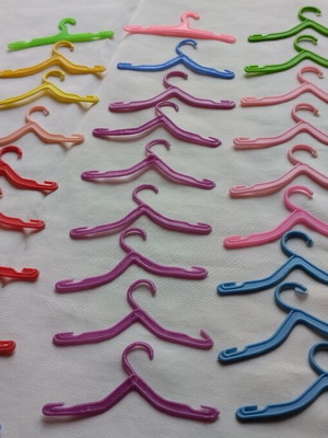 Barbie hangers used, vintage pack of 27