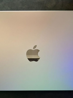 Macbook Pro 14 2023 M2 Pro like new with screen issue