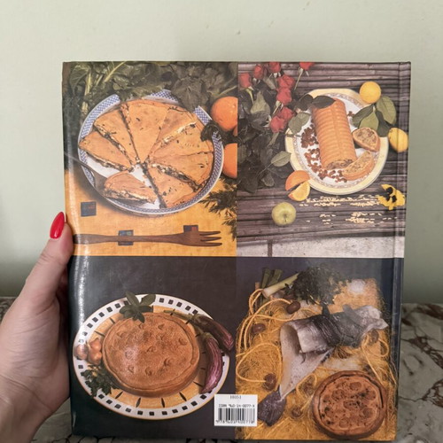 Cookbook Pies and Tarts by Rena tis Ftelias hardcover like new