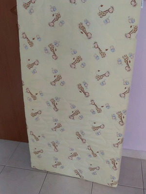 Στρωματάκι παιδικό μεταχειρισμένο, 120×60×10 εκ., με φερμουάρ και πλενόμενο κάλυμα