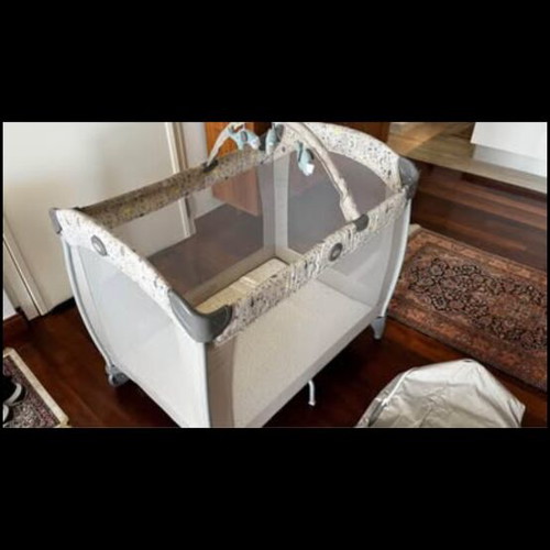 Graco Playpen like new with removable changing table and music