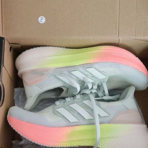 Adidas Ultraboost women's shoes size 38.5 new, white