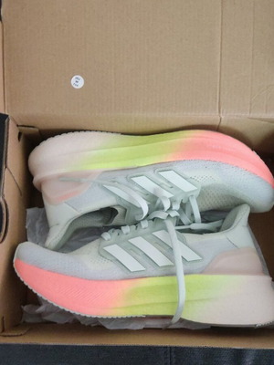Adidas Ultraboost women's shoes size 38.5 new, white