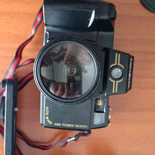 Minolta camera made in Japan like new with detachable flash and original case