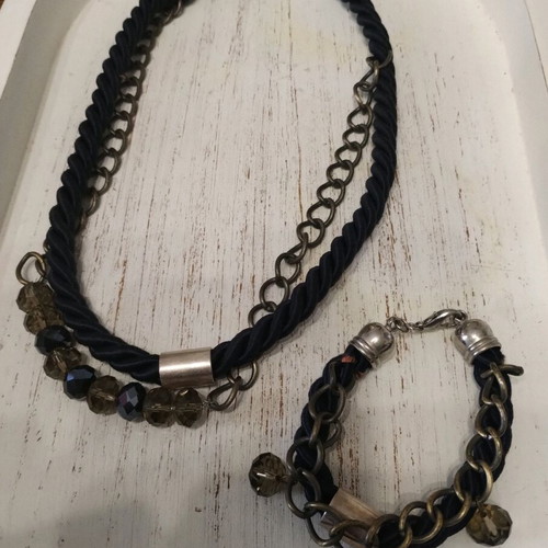 Necklace and bracelet set black with bronze crystals like new