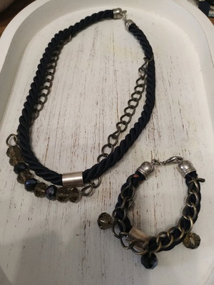 Necklace and bracelet set black with bronze crystals like new
