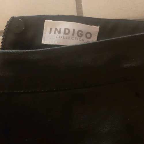 Indigo Collection M&S leatherette skirt like new, size small-medium, black