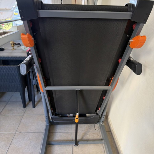 Viking GV-4304 treadmill new with LCD screen and 24 programs