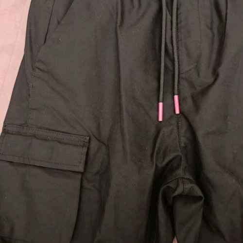 Bershka cargo pants small black like new with pink details