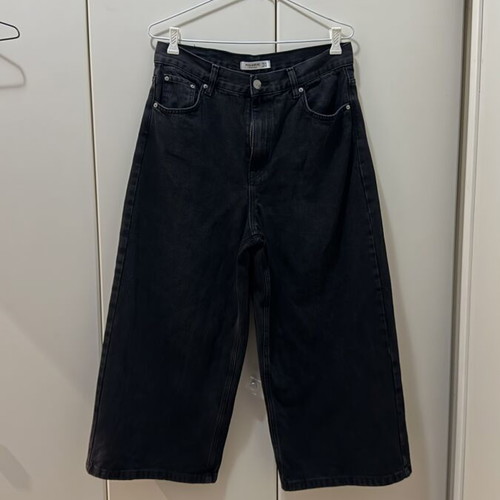 Pull & Bear Jean 3/4 like new, size L