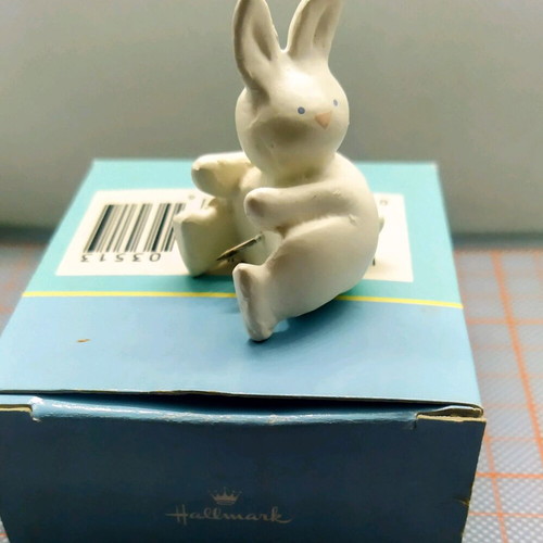 Vintage Hallmark candle climber bunny decoration new