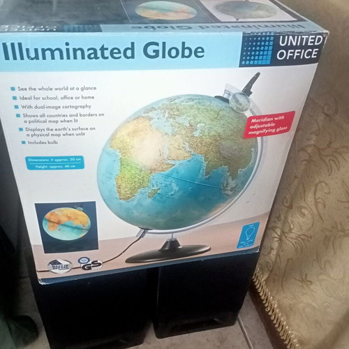 United Office Illuminated Globe desktop lamp like new