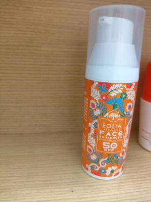Слънцезащитен крем Eolia SPF 50 нов