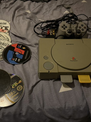 Sony PlayStation 1 κονσόλα μεταχειρισμένη, αυθεντική με χειριστήριο και παιχνίδια