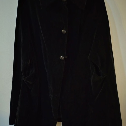 Velvet coat used with arm openings and gift bag