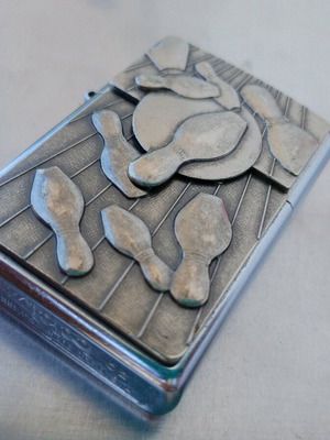zippo 2002 strike bolyng οταν ανοίγει γράφει strike