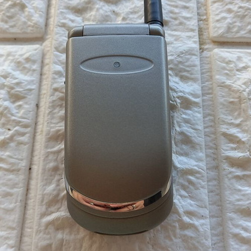 Motorola vintage collectible phone used, gray