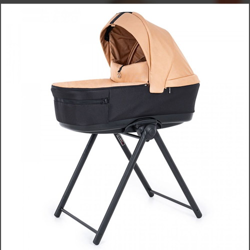 Coletto baby bassinet and egg stand