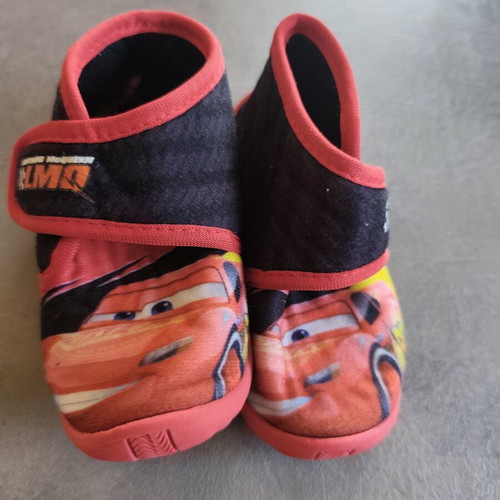 Adidas boys' sports shoes used, sizes 24 & 25 with free McQueen slippers
