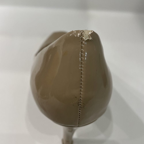 Candie’s beige patent leather pumps used, size 39