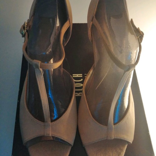 Bloch Latin dance shoes unused size 39.5 pink satin and leather